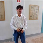 Ragazzo universitario offre lezioni di matematica